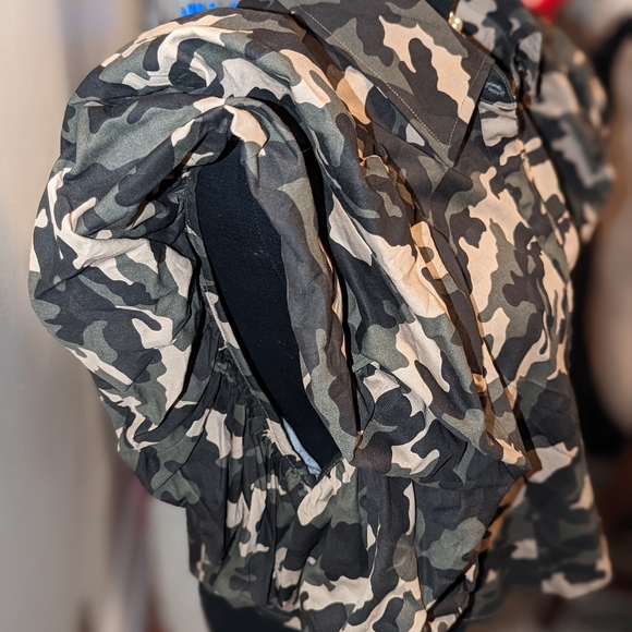 Puffer Sleeveless Shirt - Picture 2 of 6